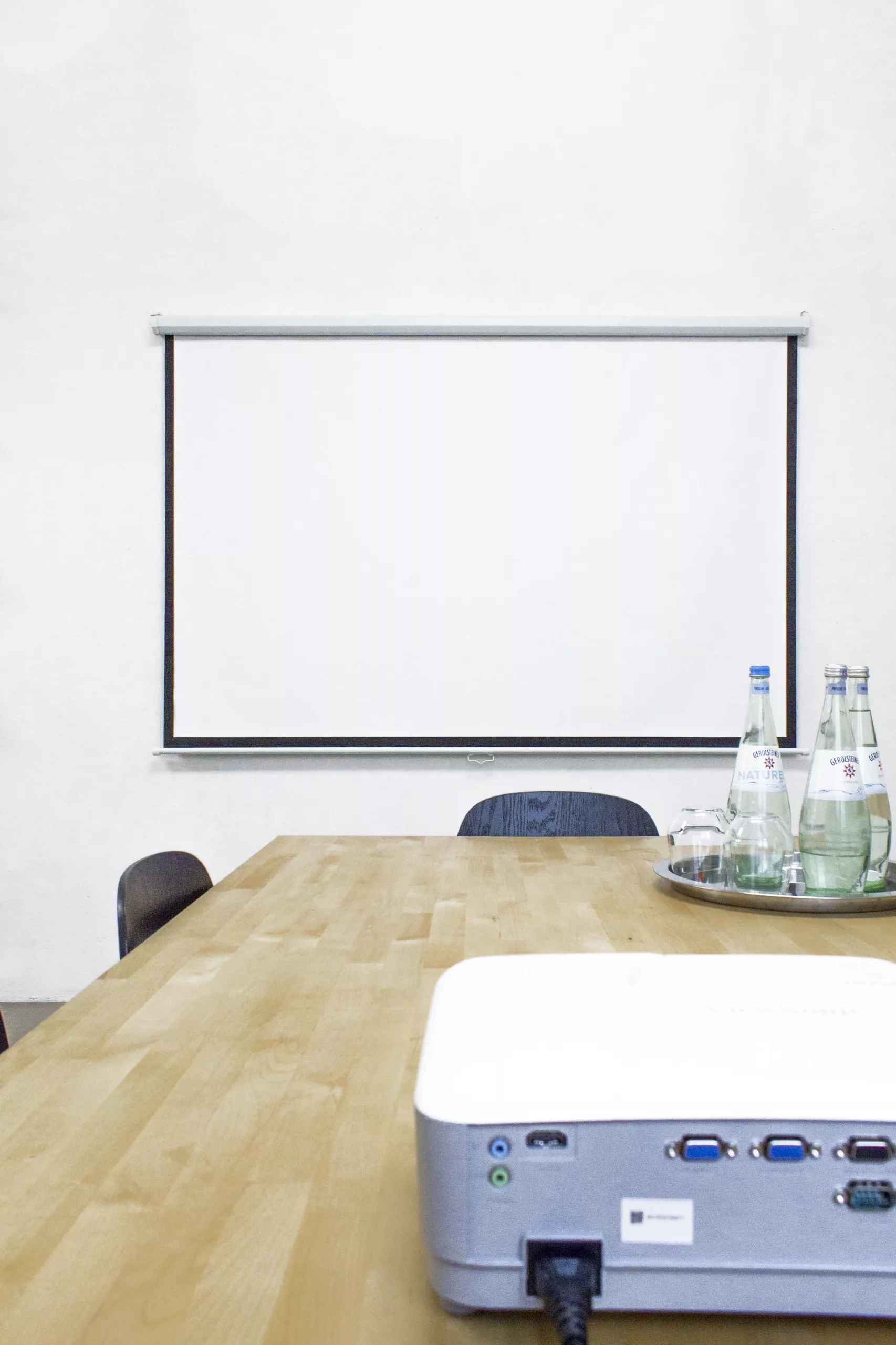 coworking-space-Arbeitsplatz-co-working-Arbeitstisch-berlin-friedrichshain-3